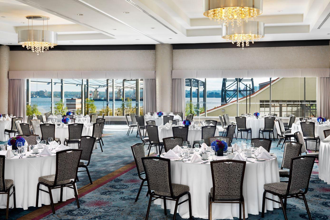 Hotel Pinnacle At The Pier 5*