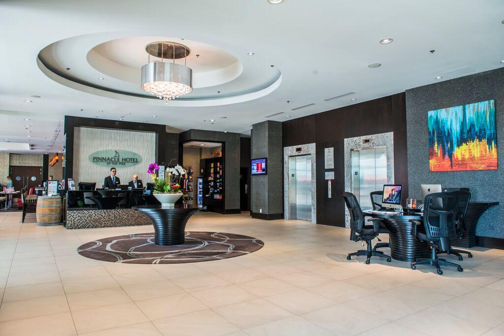 Hotel Pinnacle At The Pier 5*