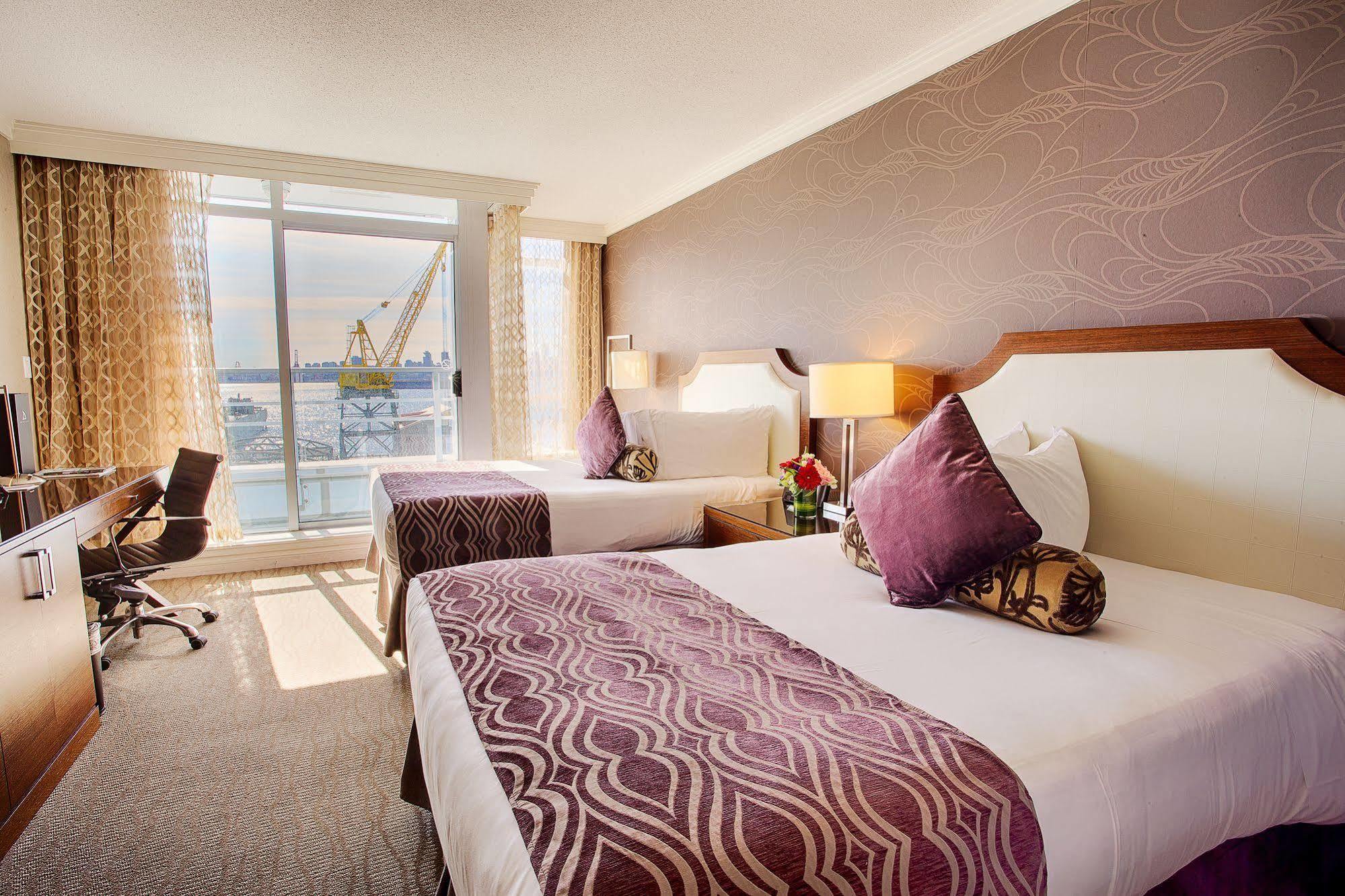 Hotel Pinnacle At The Pier