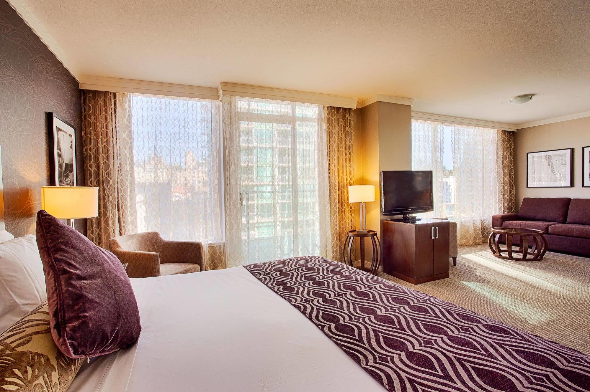 Hotel Pinnacle At The Pier North Vancouver